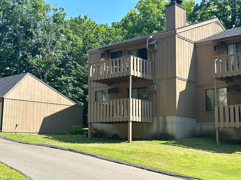 84 Granite Rd — Photo 2