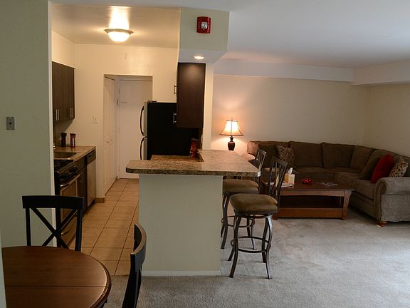 3rd image of 90 S Lansdowne Ave APT 102