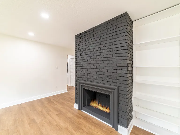 384 Sassafras Dr — Photo 10