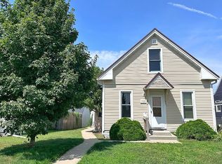 1922 9th St SW, Cedar Rapids, IA 52404