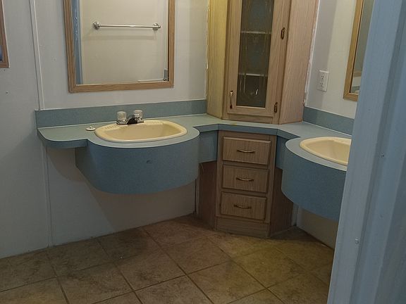 4th image of 10027 Daybreak Dr #1
