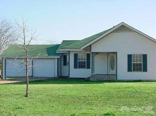 613 W Hayes St, Savoy, TX 75479