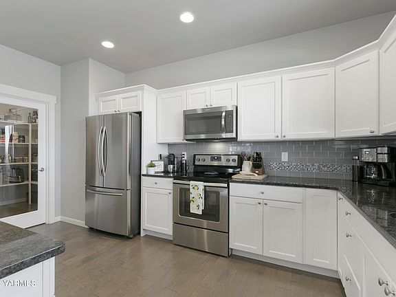 2nd image of 1409 W 1st Ave