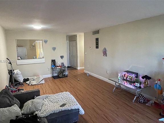 4th image of 505 NW 177th St APT 212