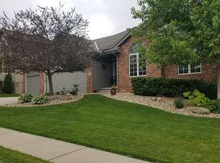 17117 Erskine St, Omaha, NE 68116