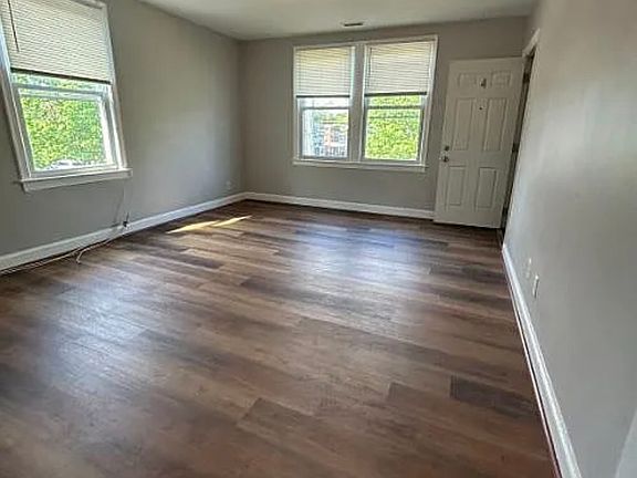 2nd image of 316 34th St SE #4B