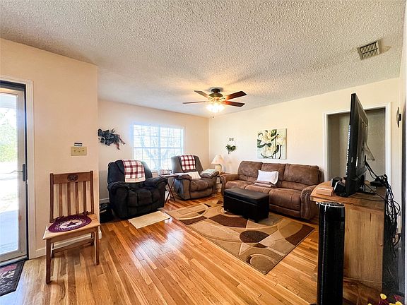 5th image of 805 N 11th St