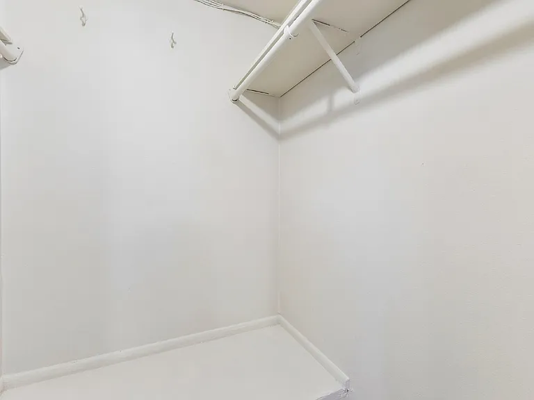 4901 Americana Dr — Photo 25