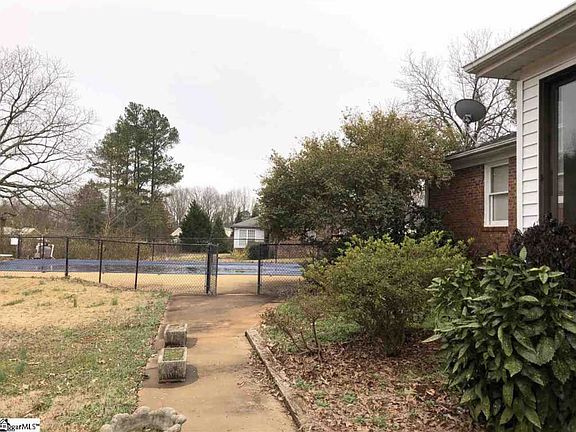 5th image of 126 Childers Cir