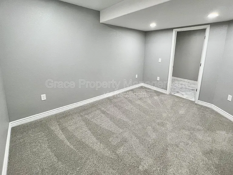 5574 S Buchanan St — Photo 24