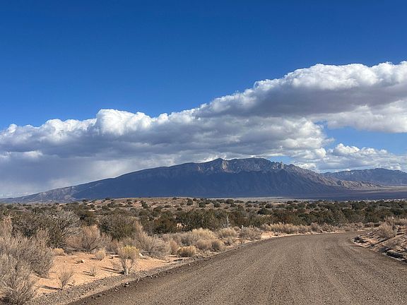 2nd image of 5408 Bachmann Ct Ne