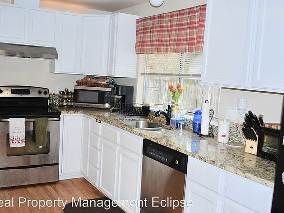 3rd image of 17915 Spruce Way