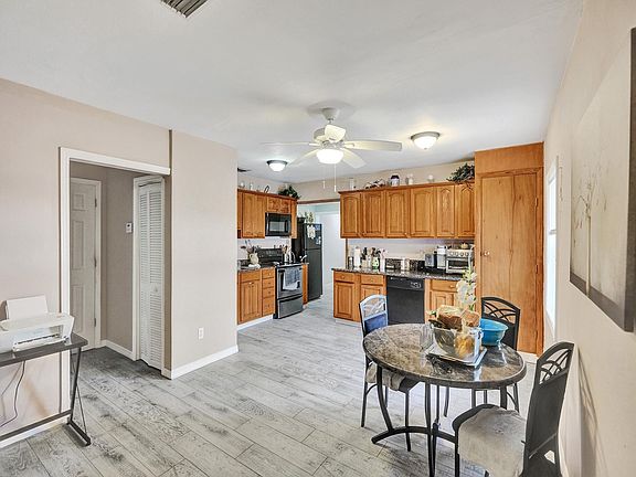 3rd image of 1041 NE 9th Avenue