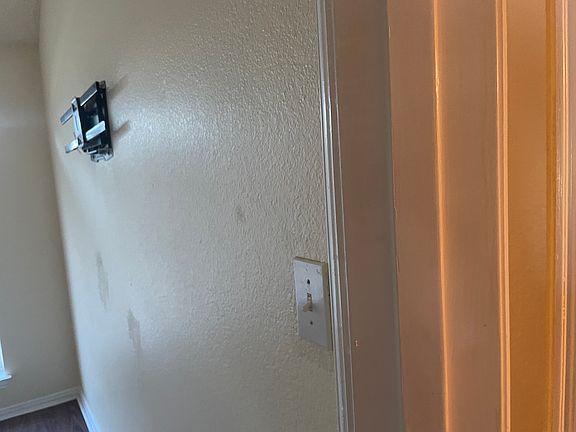 5th image of 1110 Sheppard Ln