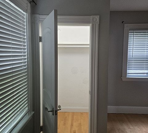 Bed Room 2 Walk in closet