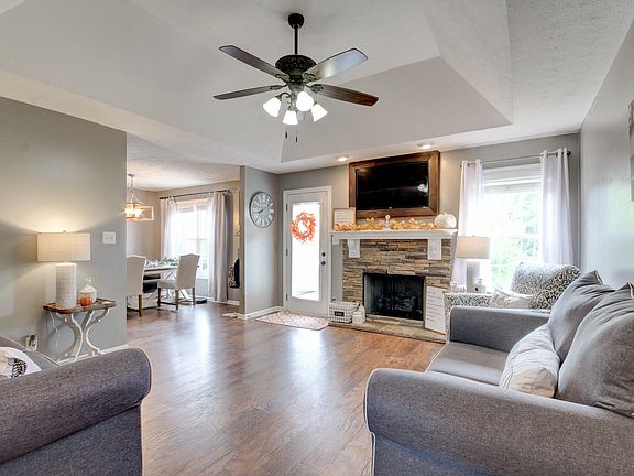 4th image of 3593 Fox Tail Ct