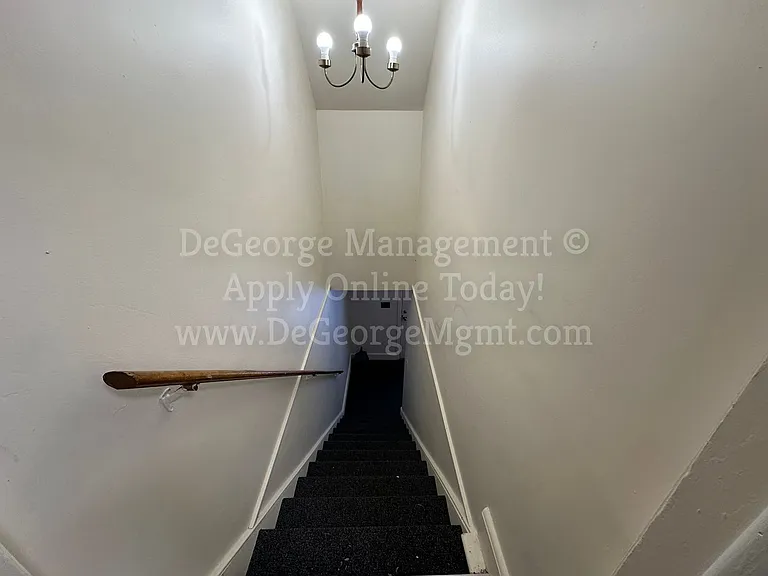 1161 E Union St — Photo 23