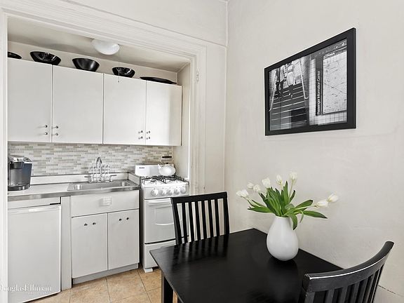 4th image of 157 3rd Ave #12C