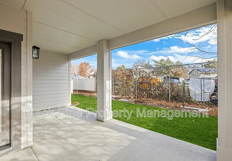 4642 N Maple Grove Rd — Photo 35