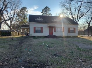303 Elm St, Swifton, AR 72471