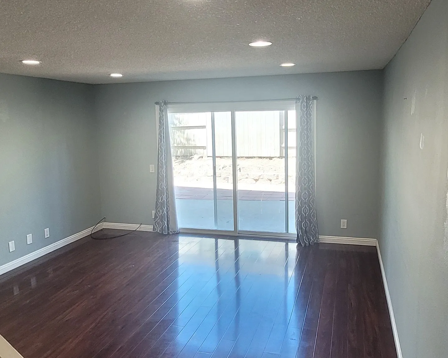 4 bed, 2.5 bath, 1331 sqft, $3,500 — Photo 2