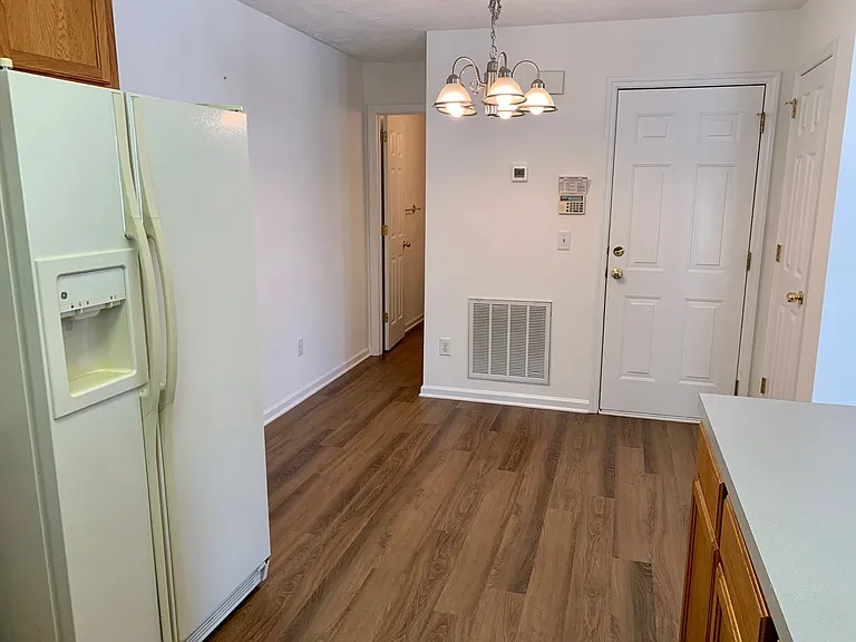 400 Bembridge Ln — Photo 7