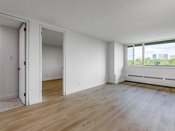 4th image of 30 Hillsboro Ave #1258521