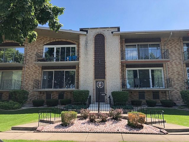1st image of 10219 S Komensky Ave APT 1C