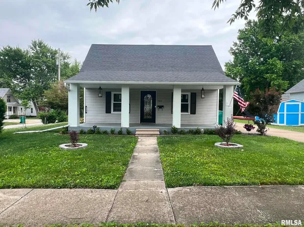 304 E Summit St, Macomb, IL 61455