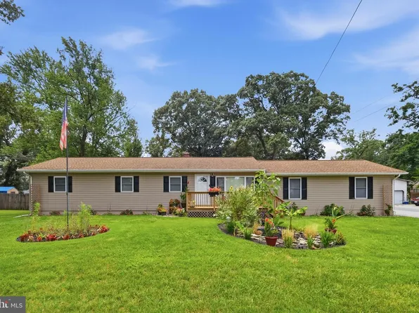 550 Sunset Knoll Rd, Pasadena, MD 21122
