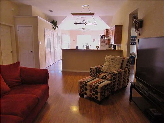 4th image of 6665 Picadilly St