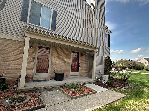 5th image of 44541 Connecticut Ct