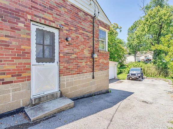 4th image of 2501 Cecelia Ave
