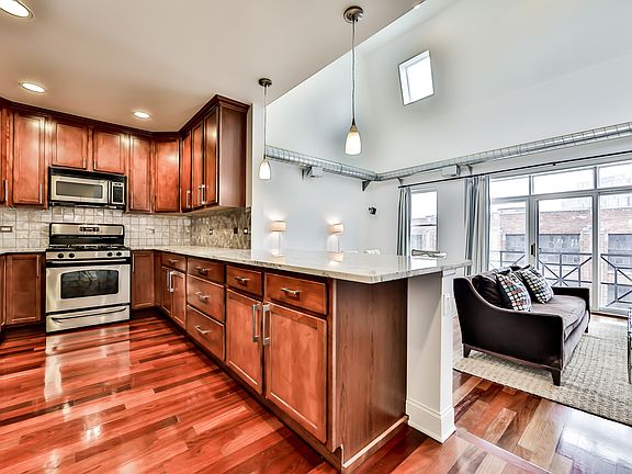 2nd image of 1279 N Clybourn Ave APT 4