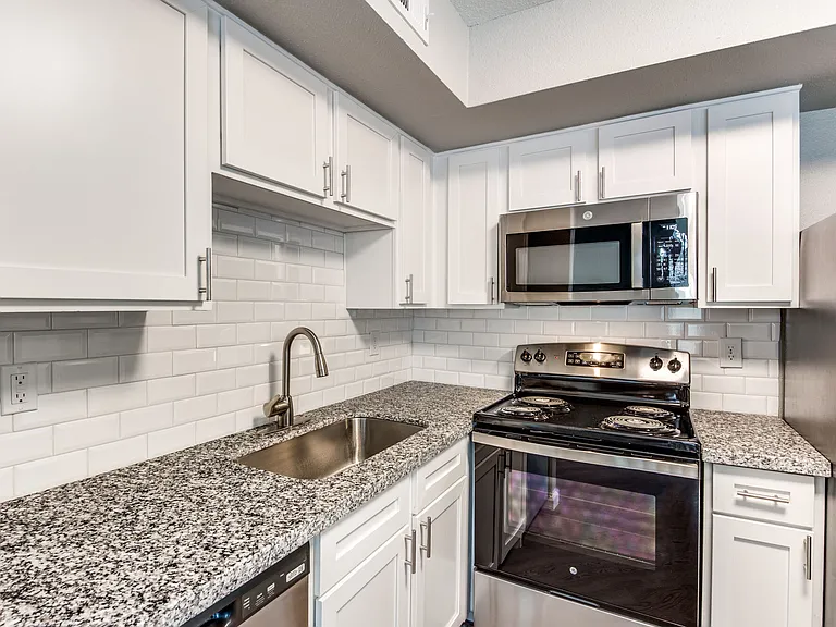 14135 Champions Dr — Photo 22