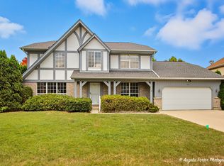 1632 Brighton Dr, Mundelein, IL 60060