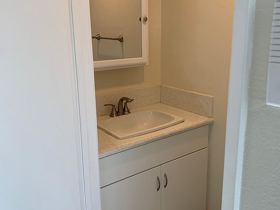 5th image of 5344 Circle Dr #22