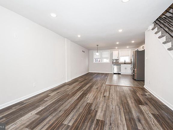 3rd image of 1835 Glenifer St