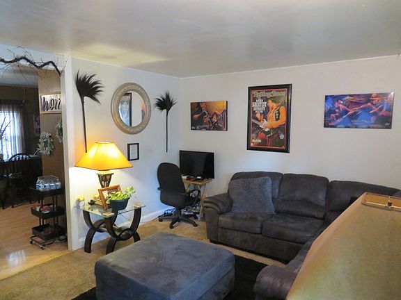 3rd image of 3305 Ridgewood Dr