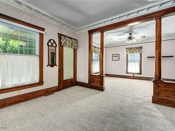 4th image of 255 W Main St
