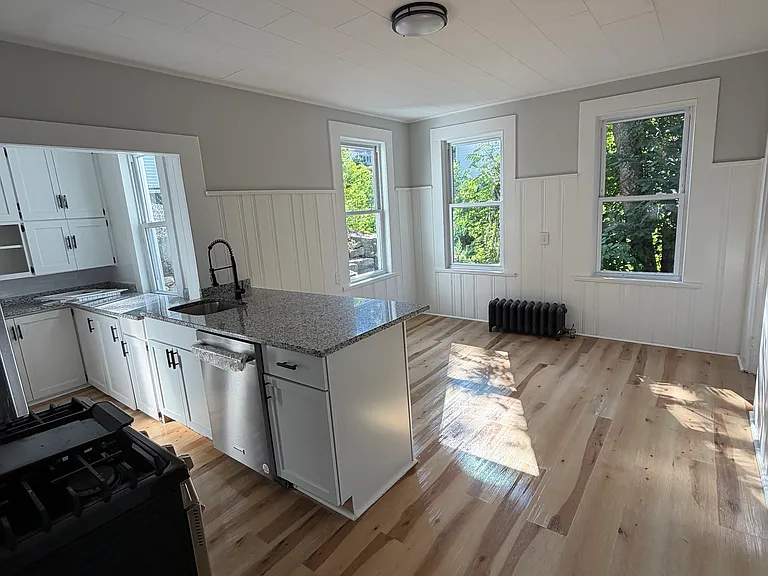 9 Franklin St #1 — Photo 4