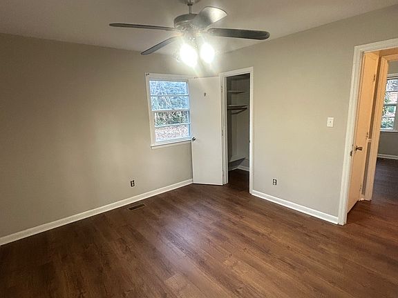 3rd image of 109 Hillbrook Ct