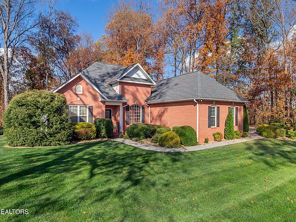 3rd image of 251 Mialaquo Cir