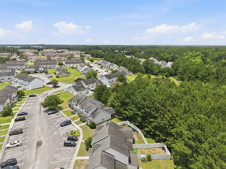 404 Springwood Dr — Photo 35