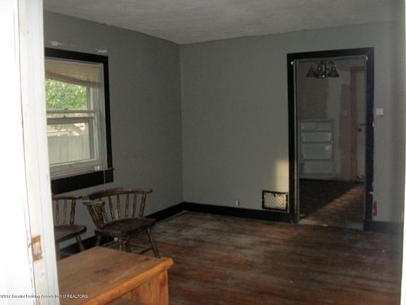 3rd image of 1732 Glenrose Ave