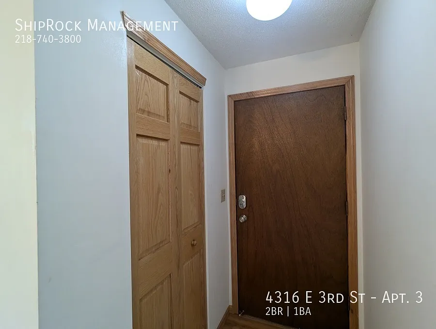 Building Photo - 4316 E 3rd St #3