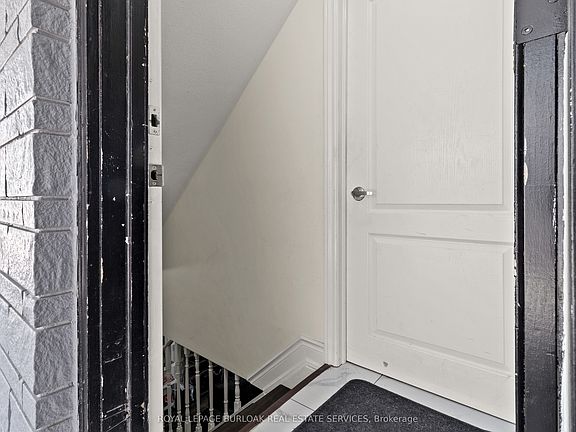 5th image of 61 Goldfinch Rd