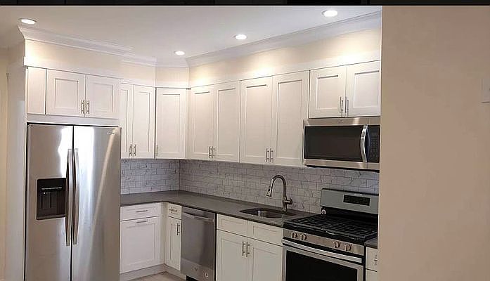 1st image of 3010 Steinway St #3