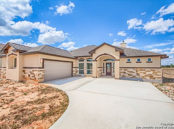 2nd image of 125 Turnberry Dr