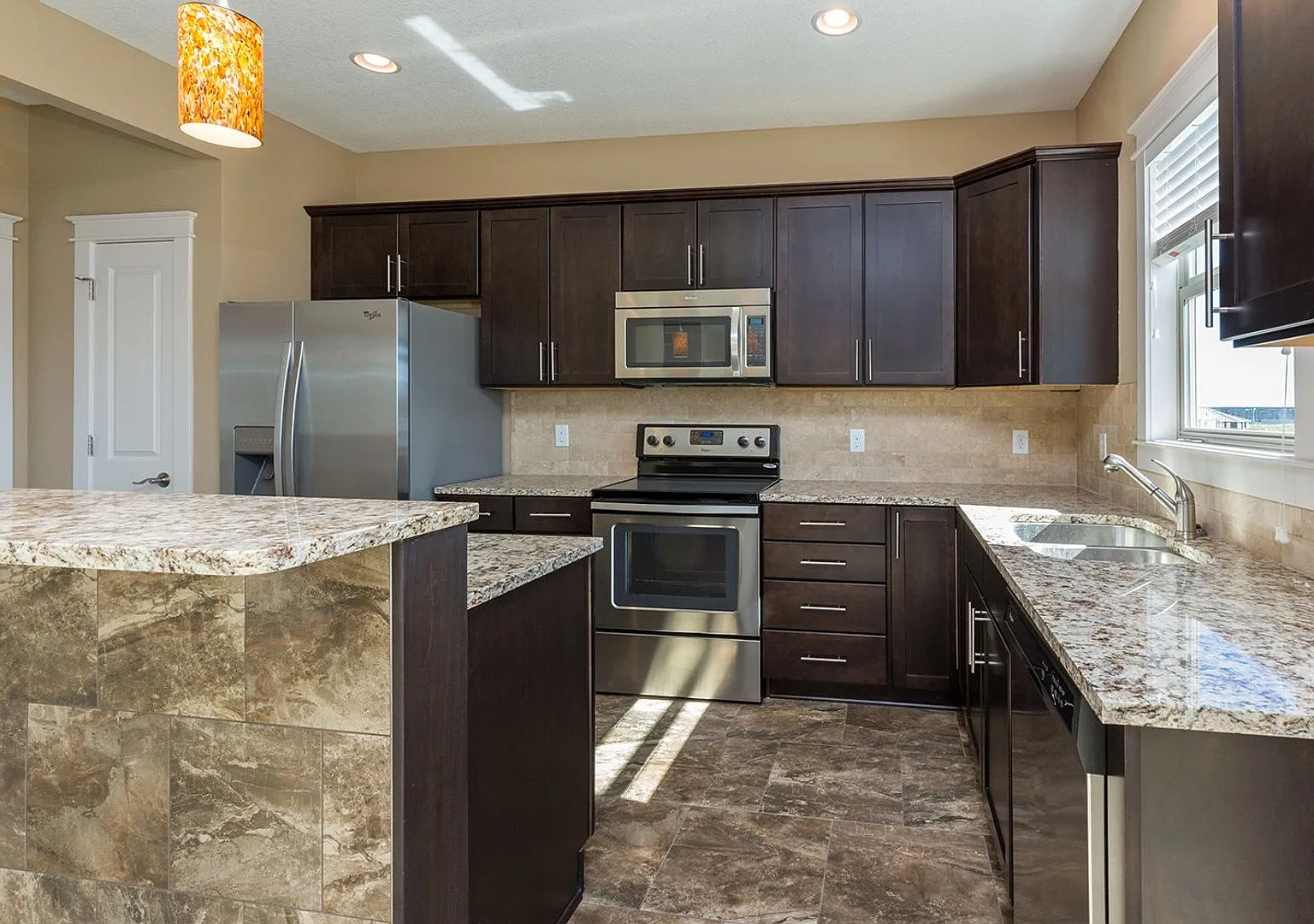 Gorgeous 4 Bed Home! — Photo 3
